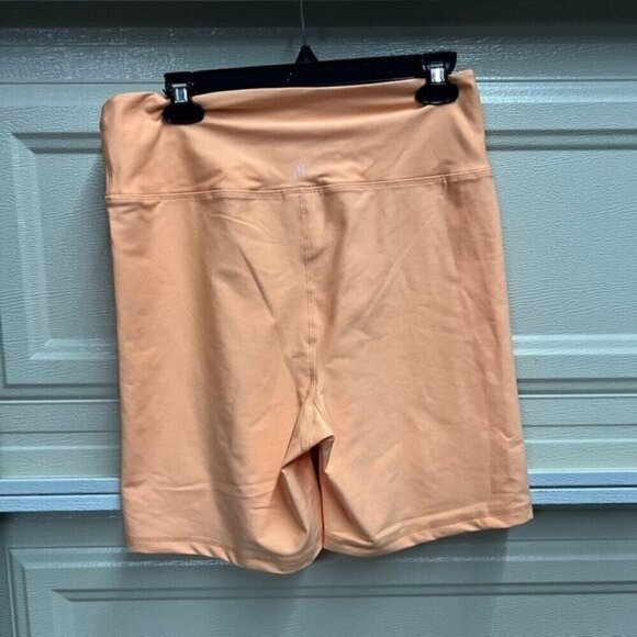 WeWoreWhat Revolve XL Lace Up Biker Training Short Xtra Large in Peach Cobbler - Picture 2 of 5